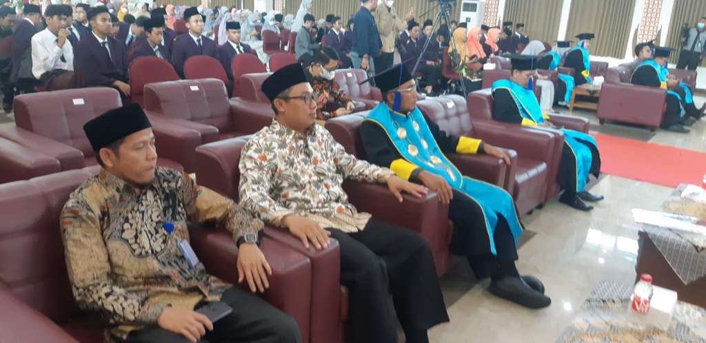 Achmad Fathoni Anggota DPRD Kabupaten Bogor, Hadiri Wisuda Al Fityan ...